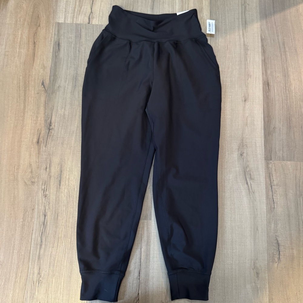 NWT Old Navy Hi Rise Joggers - Picture 5 of 5